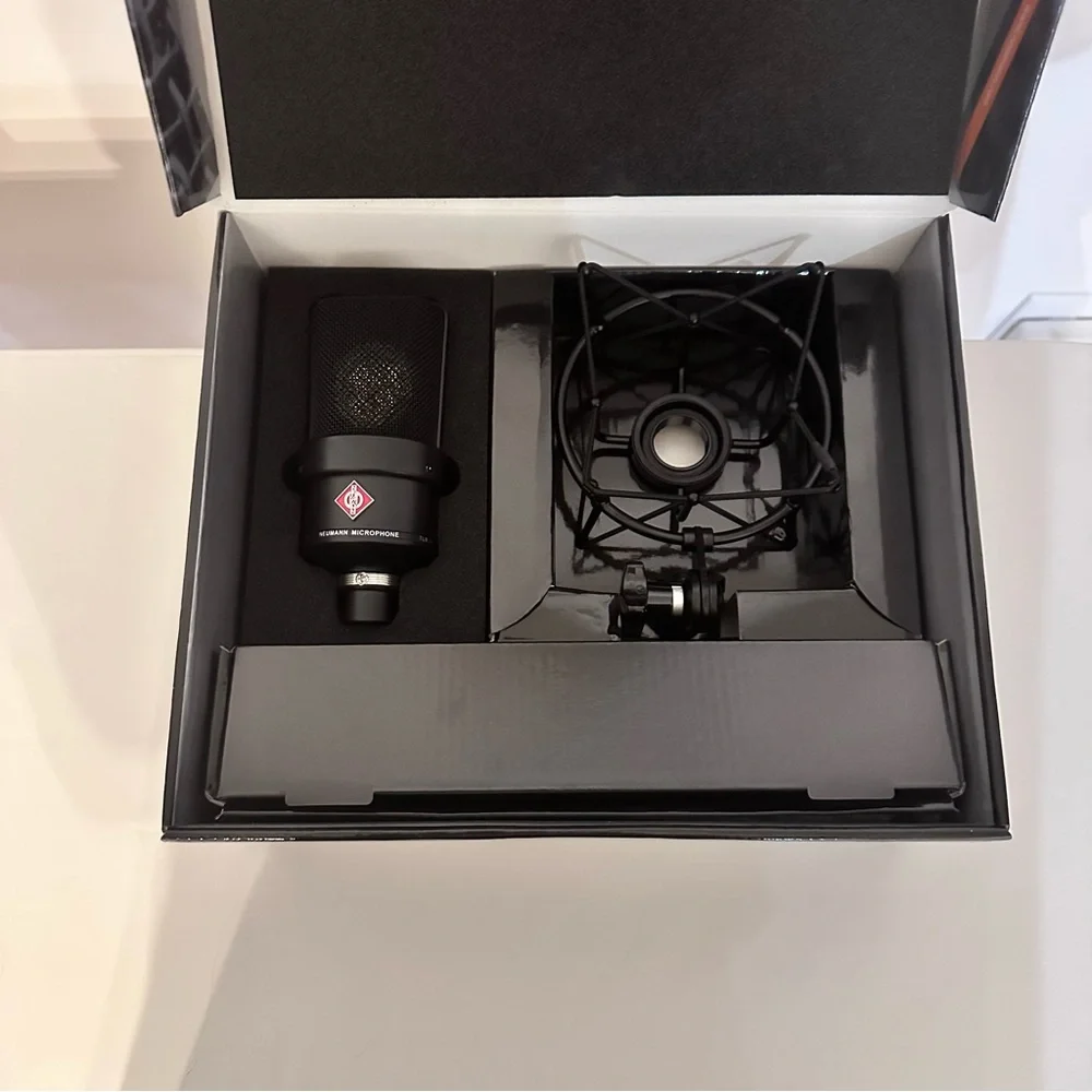 TLM 103 Black Microphone Neumann